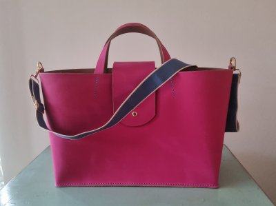 galerie/001 Taschen/011 Yola/resized/T0361 (2024-12-07) 2_small.jpg